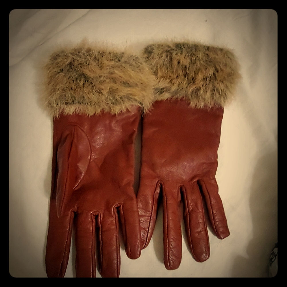 Leather gloves